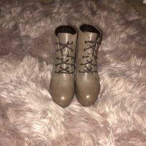 Brand new Taupe Steve Madden Booties